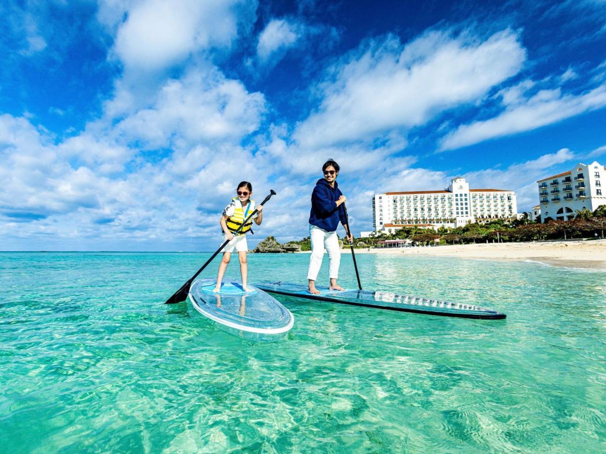 Hotel Nikko Alivila Йомітан Екстер'єр фото Stand-up paddleboarding in Okinawa, Japan